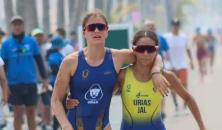 Se viraliza triatleta por ayudar a rival, antes de cruzar a la meta