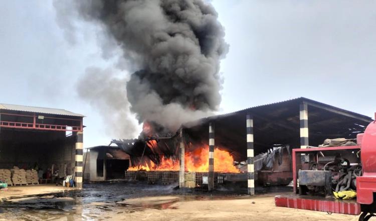 3 lesionados deja explosión en planta de reciclaje de Cunduacán 