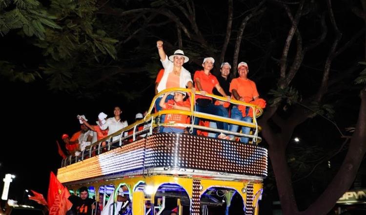 Con "caravana naranja", Minés de la Fuente cierra campaña en Centro