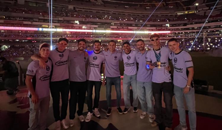 América festejó el campeonato en el Estadio Azteca, con su afición y ex jugadores