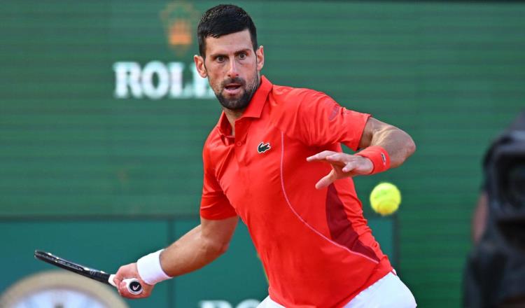 Djokovic se mete a octavos de final del Roland Garros 