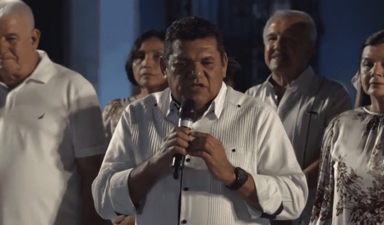 "Tabasco es Morena", señala Javier May al celebrar su virtual triunfo en Plaza de Armas