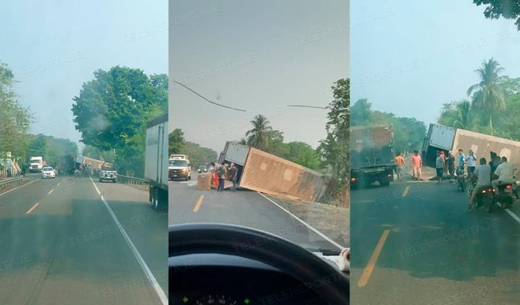 Vuelca camión en la Cárdenas – Coatzacoalcos; roban carga