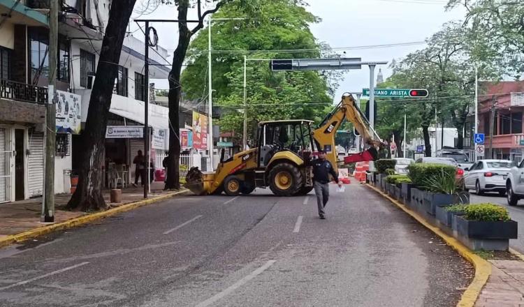 Inicia cierre y cambio de sentido de calles por trabajos en drenaje pluvial del malecón