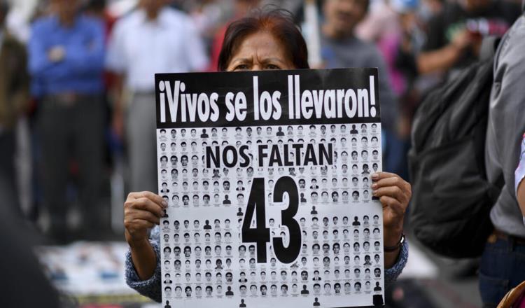 Presentan miniserie-documental "Los 43 de Ayotzinapa: Un crimen de Estado"