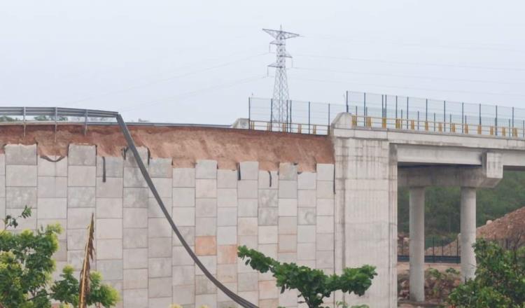 Cae recubrimiento de puente que cruza sobre vías del Tren Maya en Yucatán