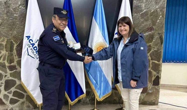 Firma Argentina acuerdo de seguridad con El Salvador