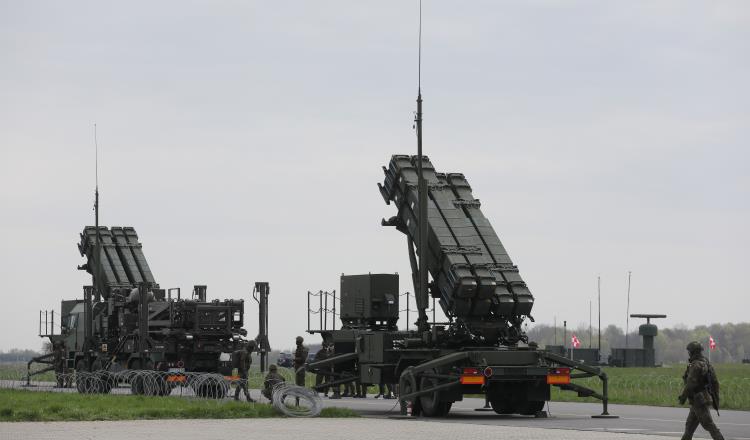 EE.UU. detiene entrega de misiles a otros países para enviarlos a Ucrania