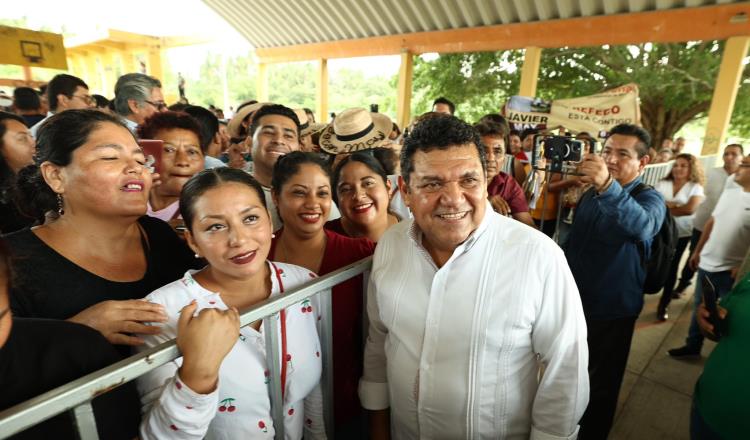 Destinará Javier May 10% del presupuesto estatal para financiar programas sociales