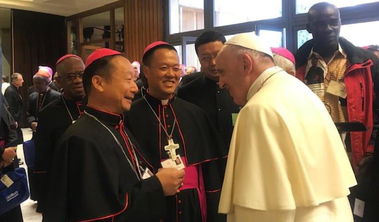 Bajo acuerdo con Pekín, Papa Francisco logra nombramiento de obispo en China