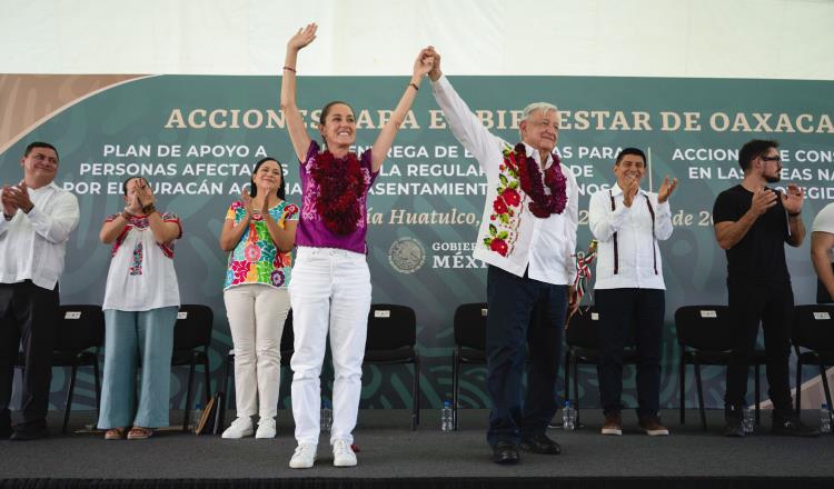 Tener una mujer presidenta "no ha sucedido en Canadá, no ha sucedido en Estados Unidos", presume AMLO