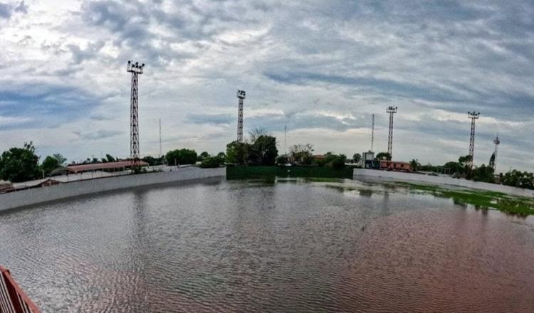 Estadio de beisbol en Balancán en buenas condiciones tras encharcamientos: alcaldesa