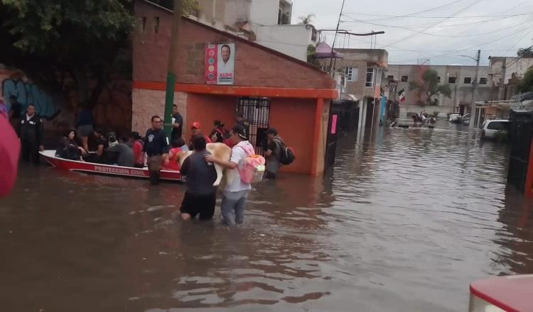 Fuertes lluvias dejan inundaciones en Cuautitlán y Chalco en Edomex