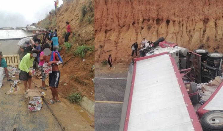 Rapiñan tráiler cargado de cerveza en la Ocozocoautla-Arriaga en Chiapas