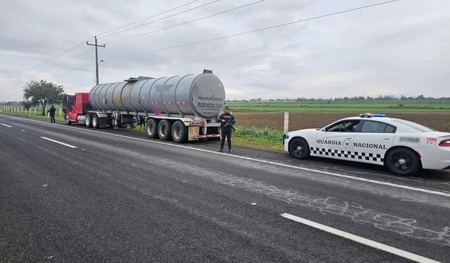 GN recupera tractocamión con 45 mil litros de huachicol en Tlaxcala; hay dos detenidos