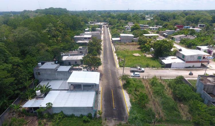 Alcalde de Cunduacán entrega obras en la col. Cristal