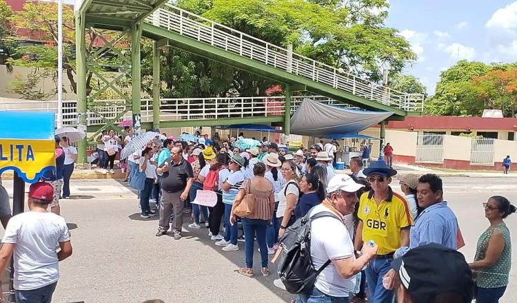 Maestros bloquean por 5 horas Méndez y Usumacinta