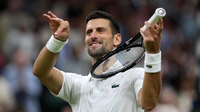 Con nueva polémica, Djokovic pasa a cuartos en Wimbledon