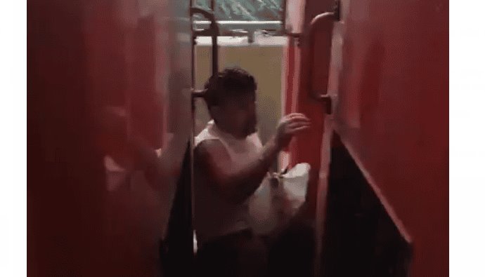 Rescatan a hombre atrapado entre 2 vagones del Metro de la CDMX