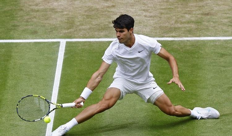 Carlos Alcaraz llega a la final de Wimbledon al vencer a Medvedev