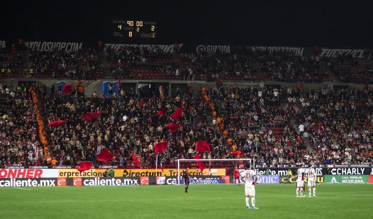 Matan a aficionado tras riña en estadio en el Xolos vs Chivas