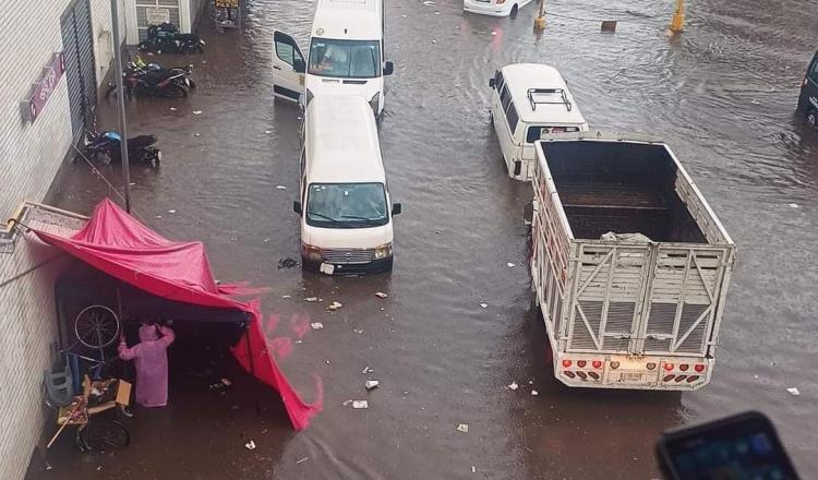 ¡Otra vez! Lluvias afectan calles, transporte e inmuebles en CDMX