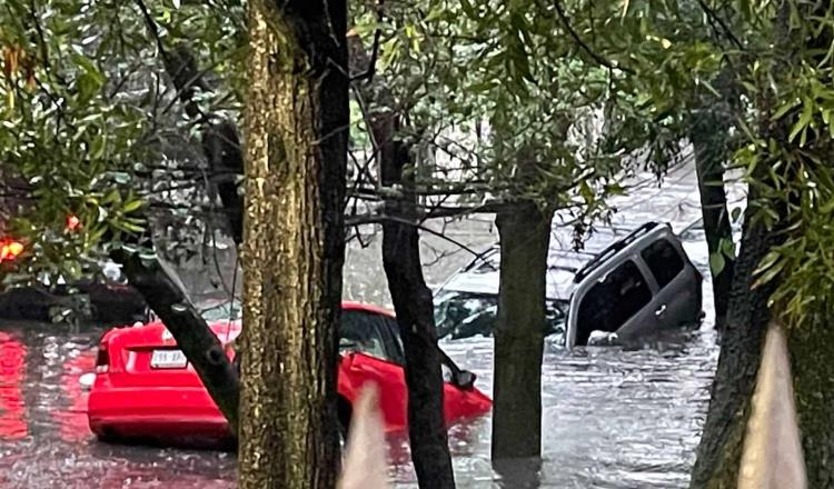 Intensas lluvias dejan afectaciones en viviendas y vehículos de la Álvaro Obregón en CDMX