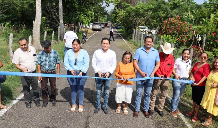 Reitera "Chelo" Cano apoyo en rehabilitación de carreteras de Cunduacán