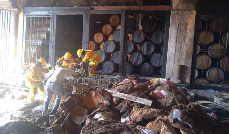 Van 6 muertos por explosión en fábrica de tequila en Jalisco