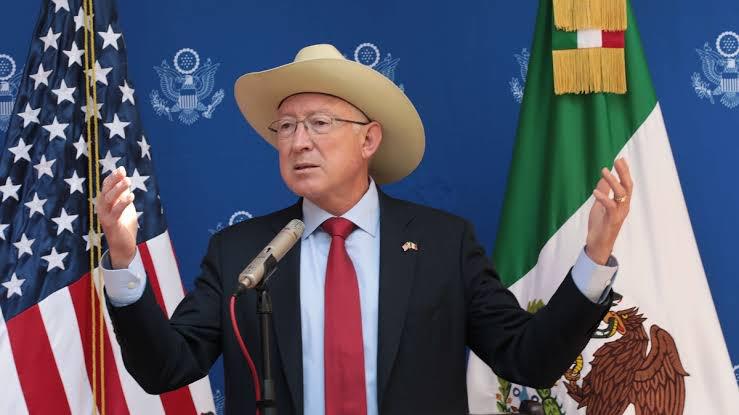 México y EE. UU. deben trabajar como socios y no con amenazas de aranceles, opina Ken Salazar