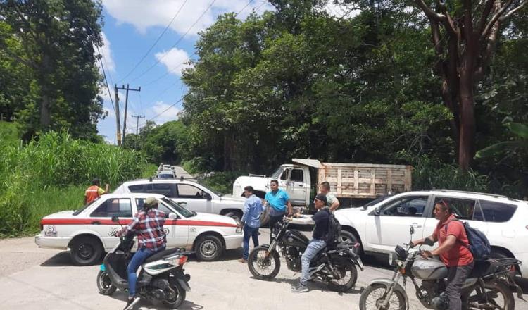 Bloquean transportistas accesos a Pichucalco, Chiapas