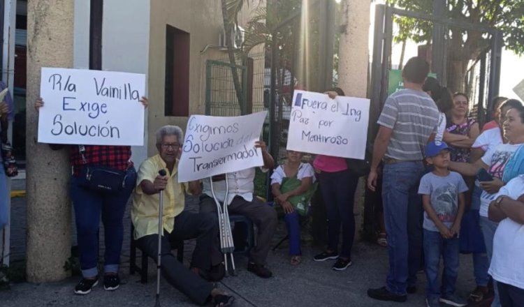 Habitantes de la ranchería Vainilla, Nacajuca, toman las instalaciones de CFE Jalpa