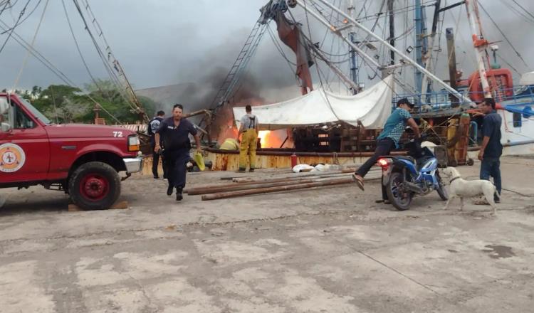 Se registra explosión en embarcación en el muelle de San Blas, Nayarit