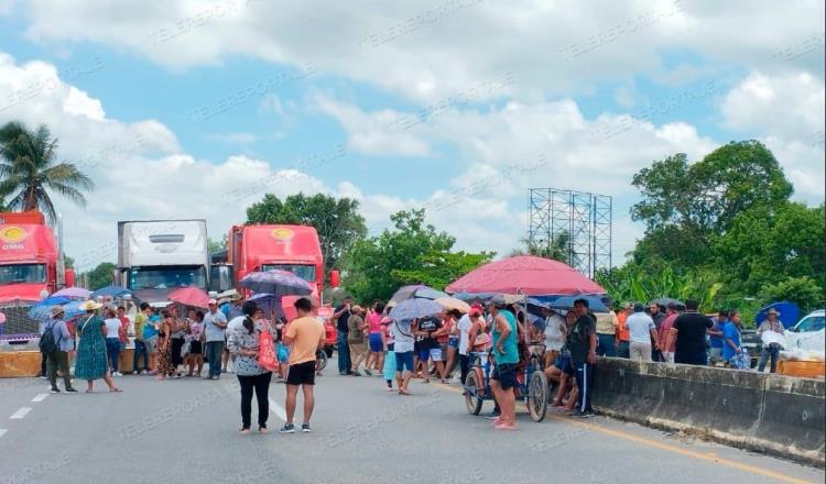 Nuevamente bloquean casi 5 horas la Villahermosa - Frontera por fallas en luz