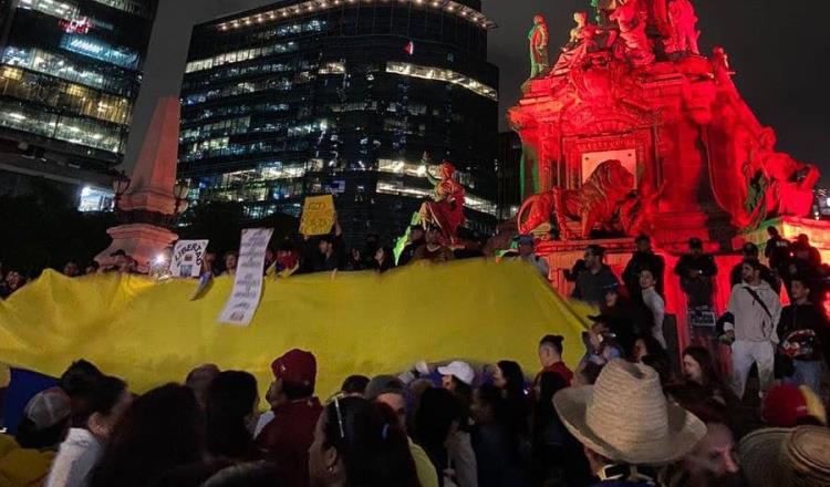 Venezolanos protestan en el Ángel de la Independencia contra Maduro