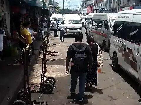 Despeja Centro calles aledañas al Pino Suárez de ambulantaje