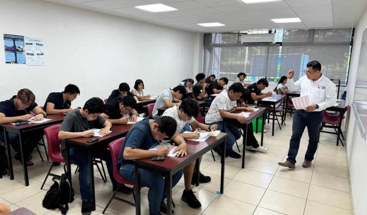 Presentan examen más de mil 500 aspirantes a ingresar a la UTTAB