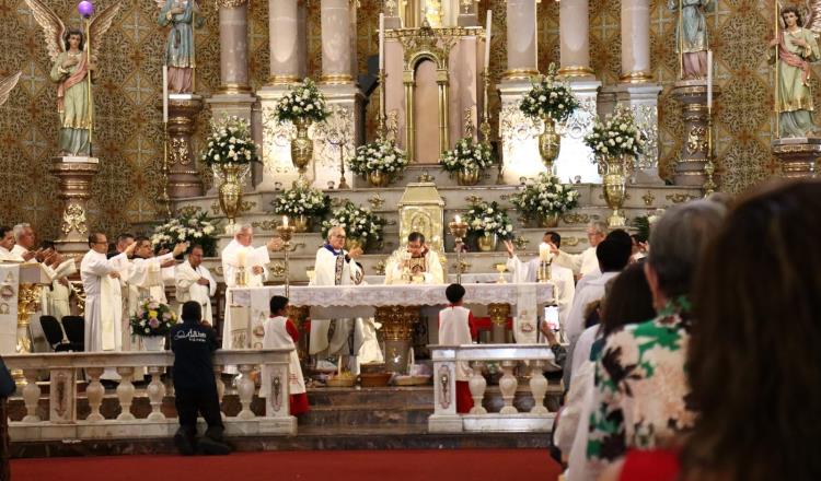 Celebra el obispo Gerardo Rojas el 20 aniversario de su ordenación episcopal