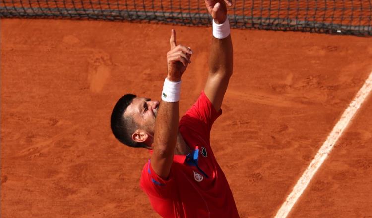 Djokovic gana oro en Olímpicos al vencer a Carlos Alcaraz