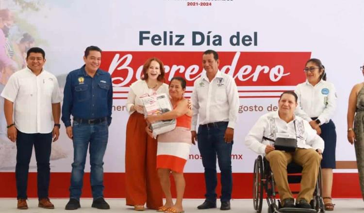 Barrenderos de Centro retiran de calles 900 toneladas de basura al mes