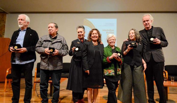 Galardonan a fotógrafa tabasqueña Yolanda Andrade con Medalla Bellas Artes 2024