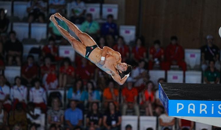 Clavadistas Randal Willars y Kevin Berlín avanzan a semifinales en plataforma de 10m