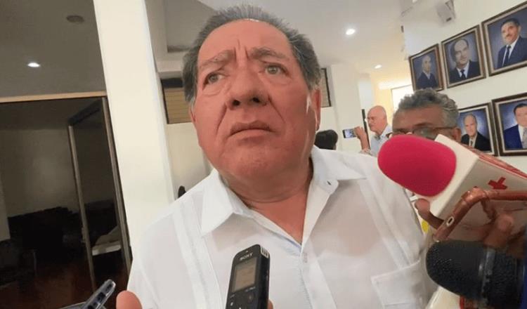 Renuncia Miguel Cachón como notario público de Centro