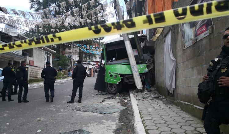 2 muertos deja choque de camión que se queda sin frenos en Cuajimalpa, CDMX