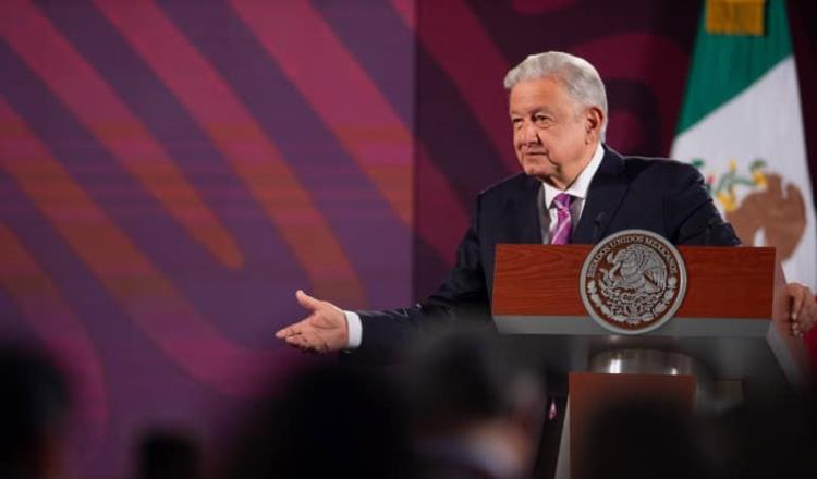 Califica AMLO de vergüenza y pena ajena, postura del CCE por criticar sobrerrepresentación de Morena