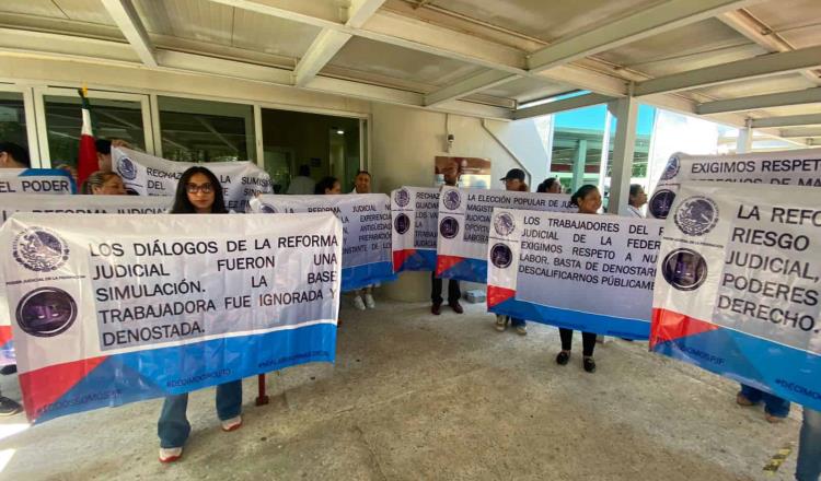 Trabajadores del Poder Judicial en Tabasco replican protesta y suspenden labores