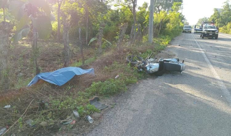 Fallece motociclista en choque contra combi en vía corta Cunduacán