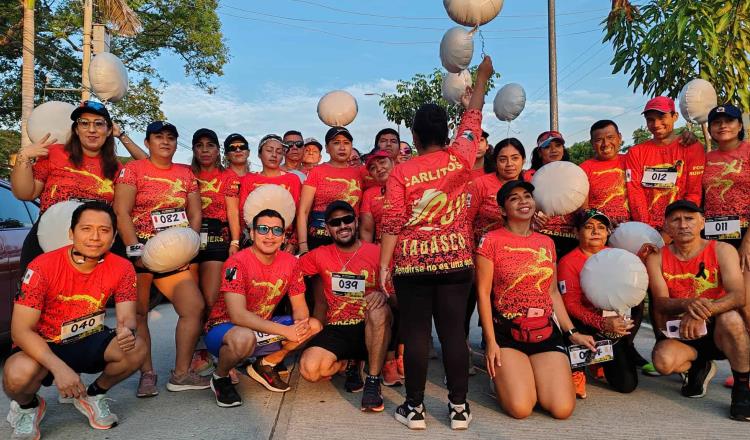 ¡Le envían globos al cielo! Dedican carrera a Don Carlitos