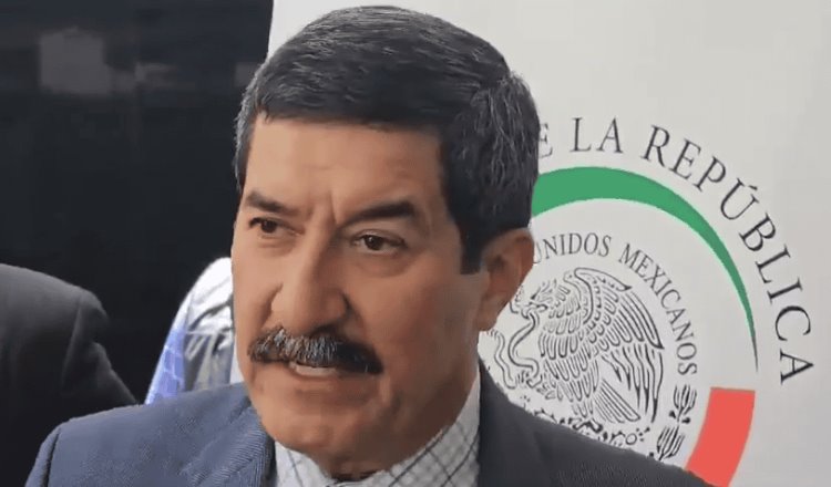 Niega Corral ser prófugo de la justicia; se registra como senador