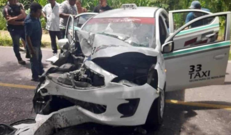 Muere mujer de la tercera edad en fatal accidente entre taxi y camioneta en Centla